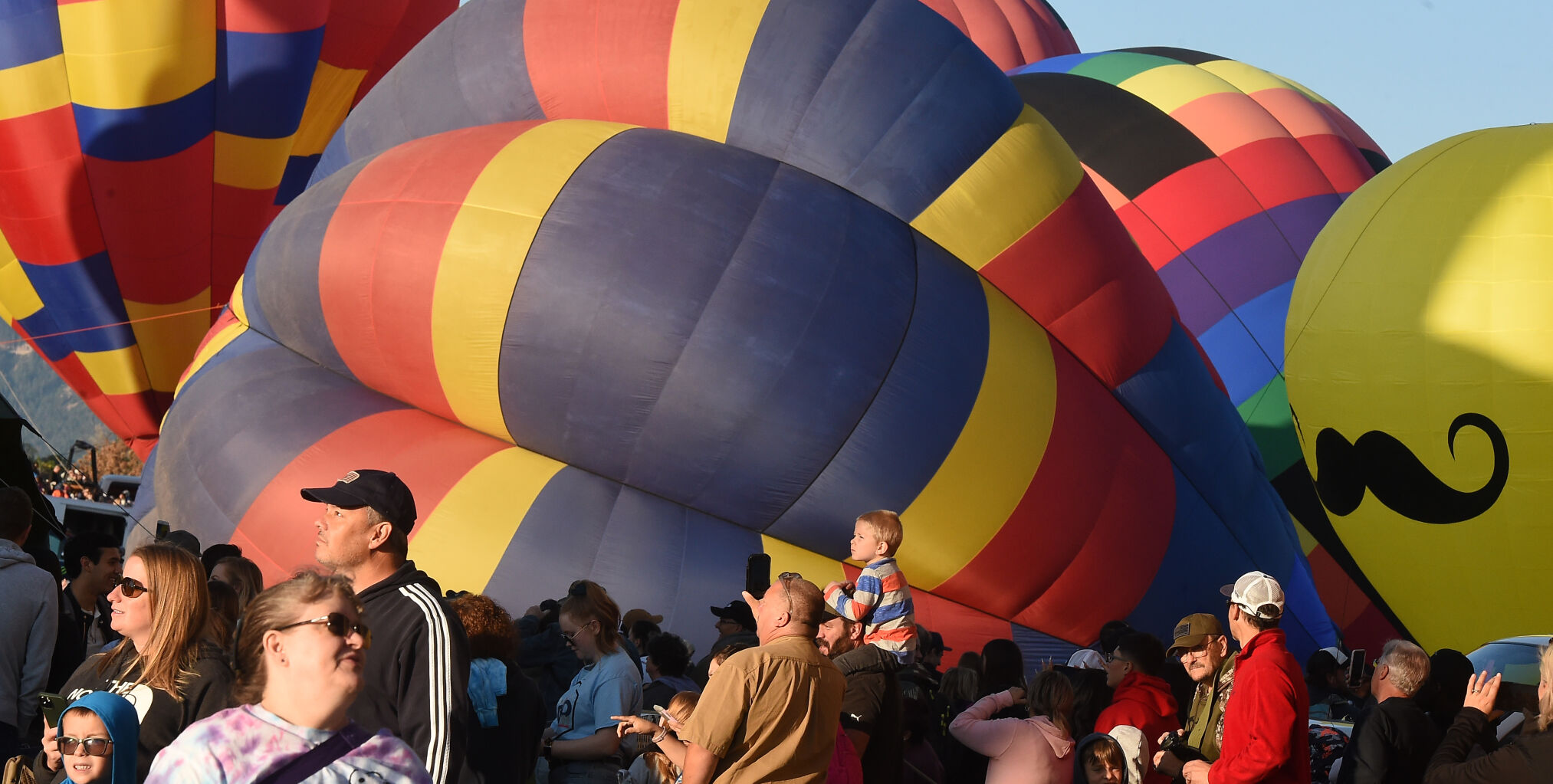 090521-news-balloons 99.JPG